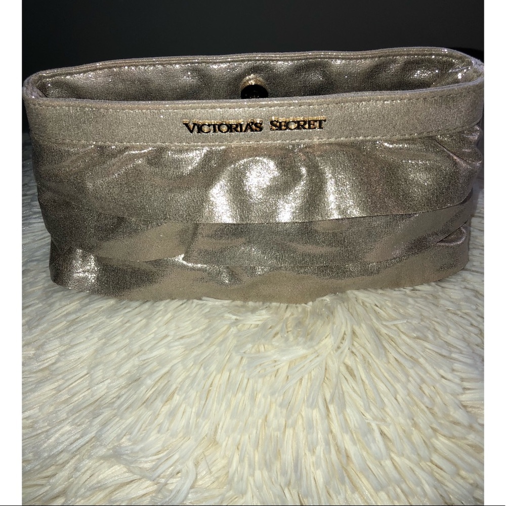 G o l d // S h i m m e r• b a g Victoria’s Secret - Picture 2 of 4